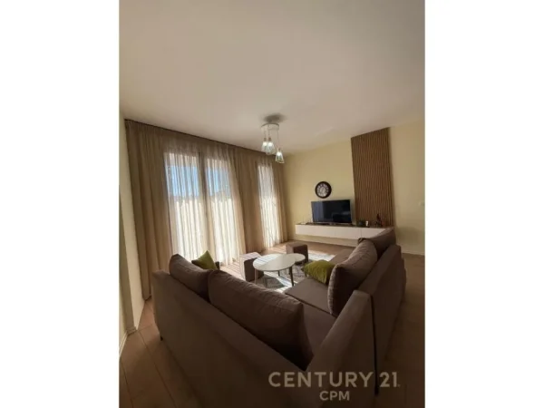 Tirane, jepet me qera apartament 2+1+Ballkon Kati 5, 90 m² 1.000 € (rruga sami frasheri)