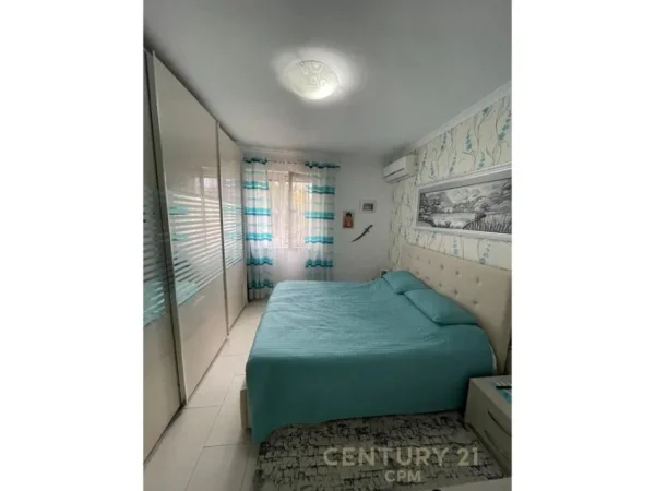 Tirane, shitet apartament 1+1 Kati 2, 50 m² 100.000 € (xhamlliku)