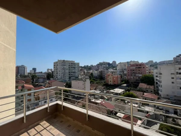 !DHENE!Durres, jepet me qera apartament 1+1+Ballkon Kati 6, 85 m² 400 €