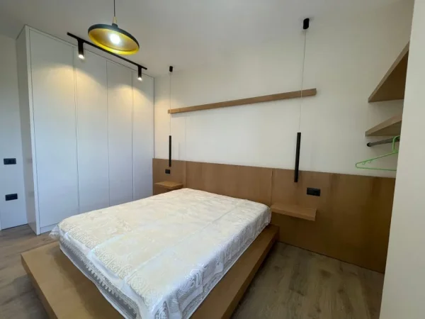 Tirane, jepet me qera apartament 1+1+Ballkon Kati 6, 65 m² 500 € (Yzberisht)