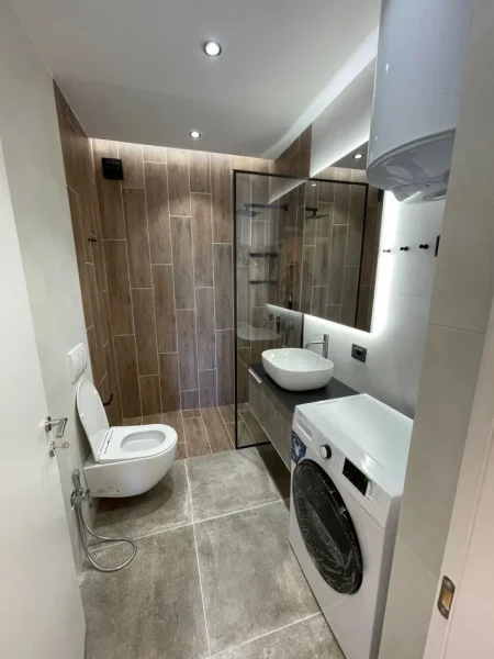 Tirane, jepet me qera apartament 1+1+Ballkon Kati 6, 65 m² 500 € (Yzberisht)