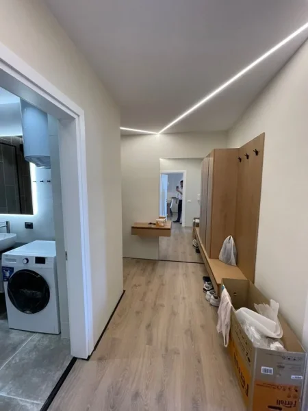 Tirane, jepet me qera apartament 1+1+Ballkon Kati 6, 65 m² 500 € (Yzberisht)