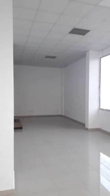 Tirane, jepet me qera ambjent biznesi Kati 0, 73 m² 435 € (Frederik Shiroka)