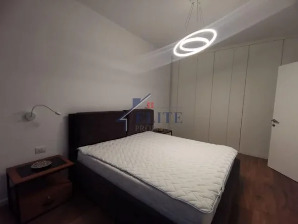 Tirane, shitet apartament 1+1+Ballkon Kati 5, 75 m² 166.000 € (Kompleksi Magnet)