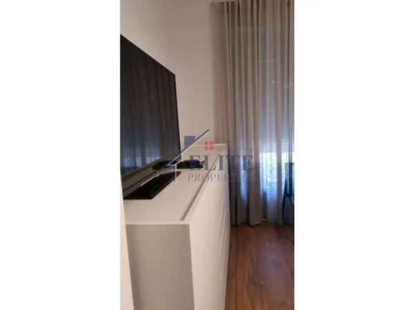 Tirane, shitet apartament 1+1+Ballkon Kati 5, 75 m² 166.000 € (Kompleksi Magnet)