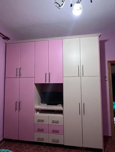 Tirane, jepet me qera shtepi 2+1 Kati 1, 120 m² 50.000 € (Laprake)