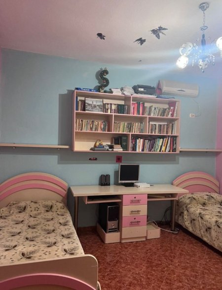 Tirane, jepet me qera shtepi 2+1 Kati 1, 120 m² 50.000 € (Laprake)