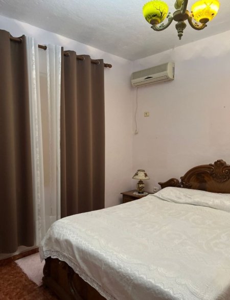 Tirane, jepet me qera shtepi 2+1 Kati 1, 120 m² 50.000 € (Laprake)