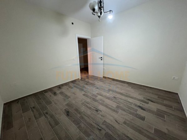 Tirane, jepet me qera ambjent biznesi Kati 0, 109 m² 700 € (Shkolla e Baletit)