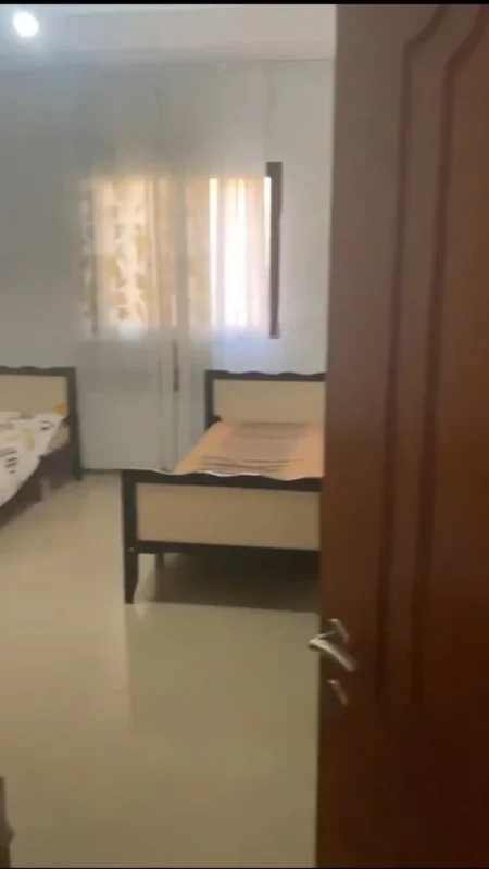 Tirane, jepet me qera Vile 1+1 Kati 2, 55 m² (7 min siper Hotel DEA,Vilat Gjermane)