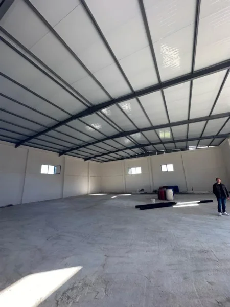 Tirane, jepet me qera ambjent biznesi Kati 0, 500 m² 2.000 € (Prush)