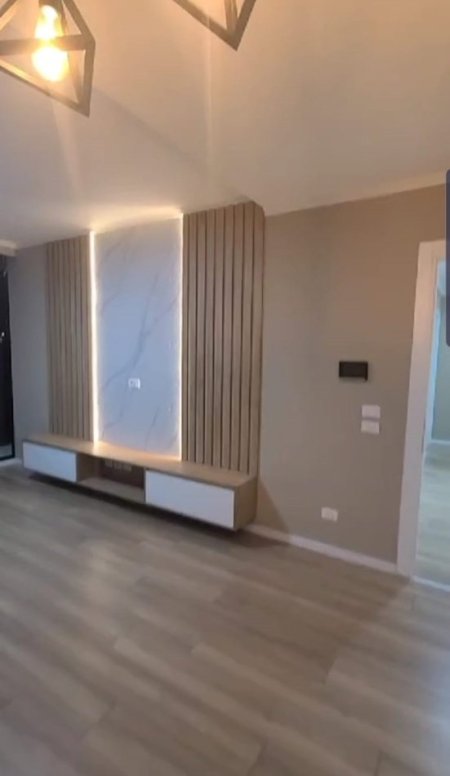 Tirane, jepet me qera apartament 2+1 Kati 10, 127 m² 1.500 € (Liqeni i Tiranes)