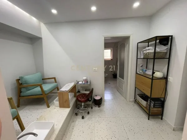 Tirane, Jepet me Qera Ambient Biznesi (Nails Room), Shkolla e Baletit 700 €