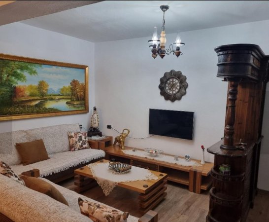 Tirane, jepet me qera Vile 2+1 Kati 1, 90 m² 450 € (Vabgjel Capo)