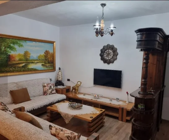 Tirane, jepet me qera Vile 2+1 Kati 1, 90 m² 450 € (Vabgjel Capo)