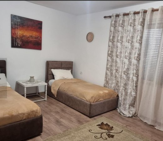 Tirane, jepet me qera Vile 2+1 Kati 1, 90 m² 450 € (Vabgjel Capo)
