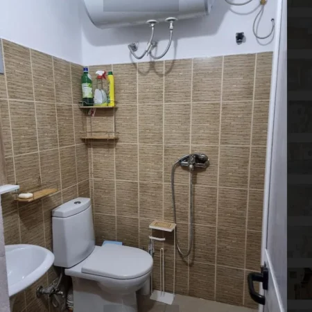 Tirane, jepet me qera Vile 2+1 Kati 1, 90 m² 450 € (Vabgjel Capo)