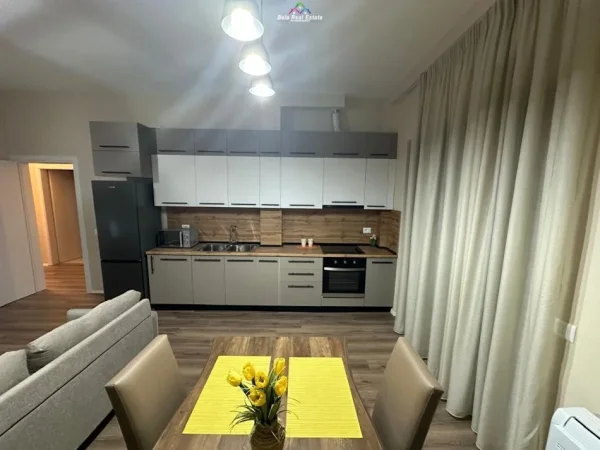 Tirane, jepet me qera apartament 2+1 Kati 8, 110 m² 720 € (Pazari i Ri)