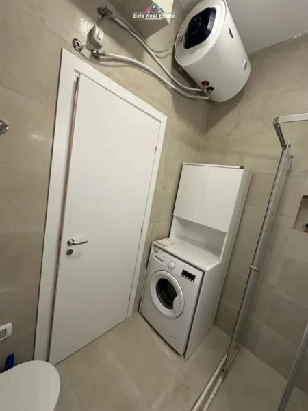 Tirane, jepet me qera apartament 2+1 Kati 8, 110 m² 720 € (Pazari i Ri)