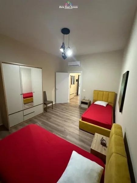 Tirane, jepet me qera apartament 2+1 Kati 8, 110 m² 720 € (Pazari i Ri)