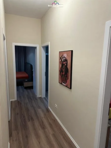 Tirane, jepet me qera apartament 2+1 Kati 8, 110 m² 720 € (Pazari i Ri)