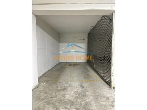 Tirane, shitet apartament 1+1+post parkimi Kati 4, 76 m² 160.000 € (Shkolla e Kuqe)