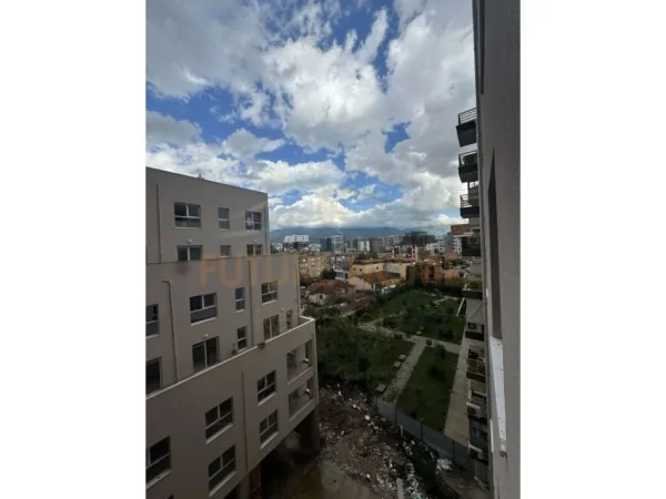 Tirane, shitet apartament 2+1 Kati 5, 122 m² 164.000 € (LAPRAKE)