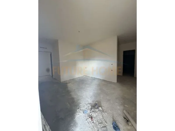 Tirane, shitet apartament 2+1 Kati 5, 122 m² 164.000 € (LAPRAKE)