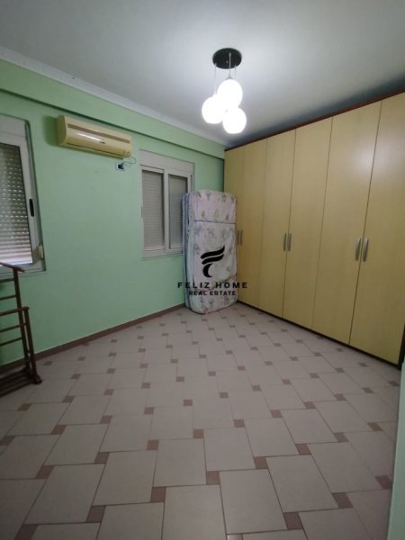 Tirane, jepet me qera apartament 1+1 Kati 2, 80 m² 650 € (QENDER)