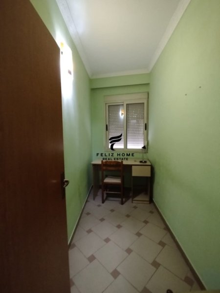 Tirane, jepet me qera apartament 1+1 Kati 2, 80 m² 650 € (QENDER)