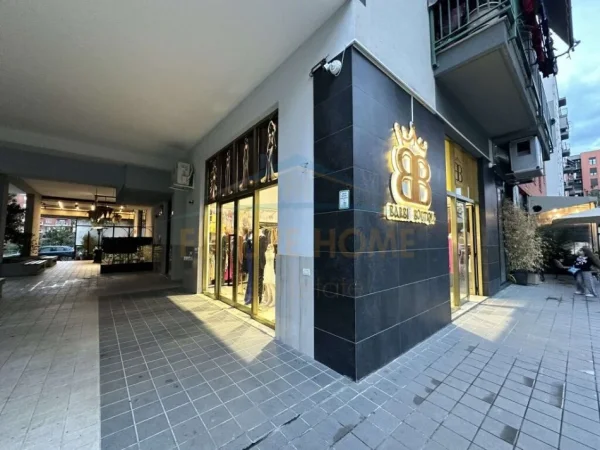 Tirane, shitet ambjent biznesi Kati 0, 70 m² 120.000 € (unaza e re)