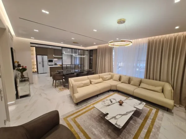 Tirane, shes apartament 4+1+Aneks+Ballkon Kati 5, 242 m² 630.000 € (Komuna e Parisit)