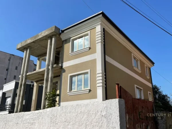 Tirane, shes Vile 3 Katshe Kati 1, 384 m² 950.000 € (BARDHYL)