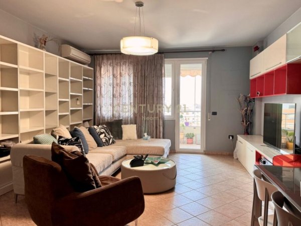 Tirane, jepet me qera apartament 2+1+Ballkon Kati 6, 125 m² 950 € (Myslym Shyri, Neom103708)