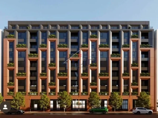 Tirane, shitet dyqan Kati 0, 69 m² 215.264 € (Jordan Misja)