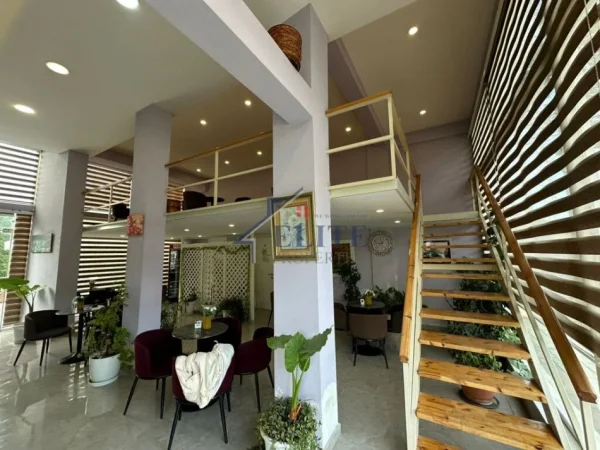 Tirane, jepet me qera hotel , 370 m² 3.500 € (Peze Helmes)