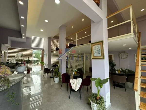Tirane, jepet me qera hotel , 370 m² 3.500 € (Peze Helmes)