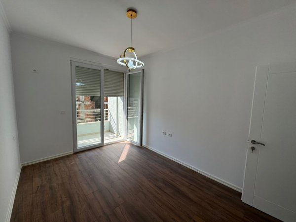 Tirane, shitet apartament 1+1 Kati 4, 63 m² 119.000 € (Kopshtit Zoologjik – Rast i Shkëlqyer Investimi (VR111))