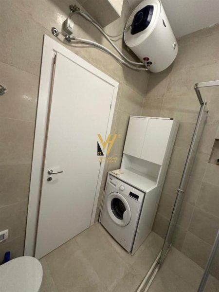 Tirane, jepet me qera apartament 2+1+Ballkon Kati 8, 110 m² 800 € (PAZARI I RI)