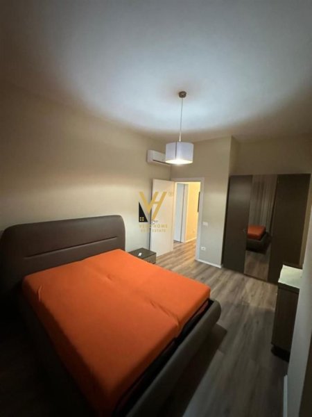 Tirane, jepet me qera apartament 2+1+Ballkon Kati 8, 110 m² 800 € (PAZARI I RI)