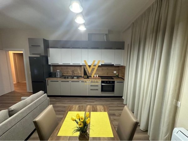 Tirane, jepet me qera apartament 2+1+Ballkon Kati 8, 110 m² 800 € (PAZARI I RI)