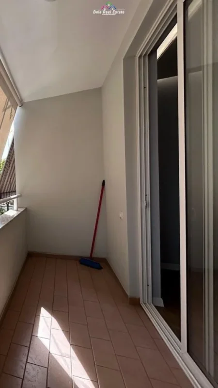 Tirane, shes apartament 2+1 Kati 4, 120 m² 280.000 € (Ish-Ekspozita)