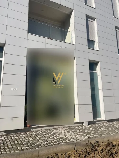 Tirane, shitet dyqan Kati 0, 42 m² 85.000 € (RRUGA SIRI KODRA)