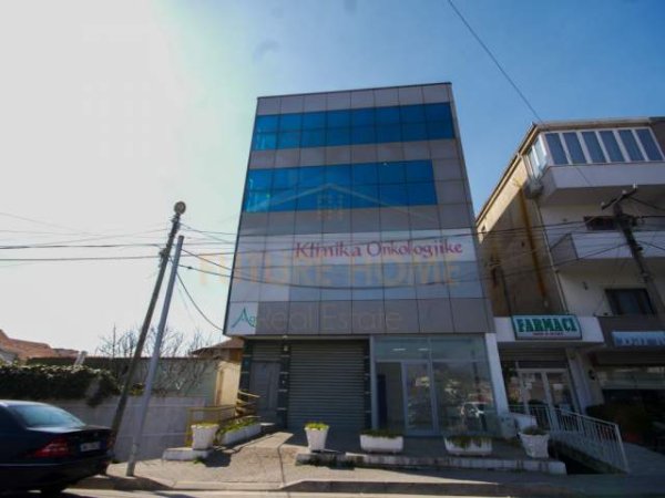 Tirane, jepet me qera ambjent biznesi Kati 5, 653 m² 4.500 Euro (sauk)