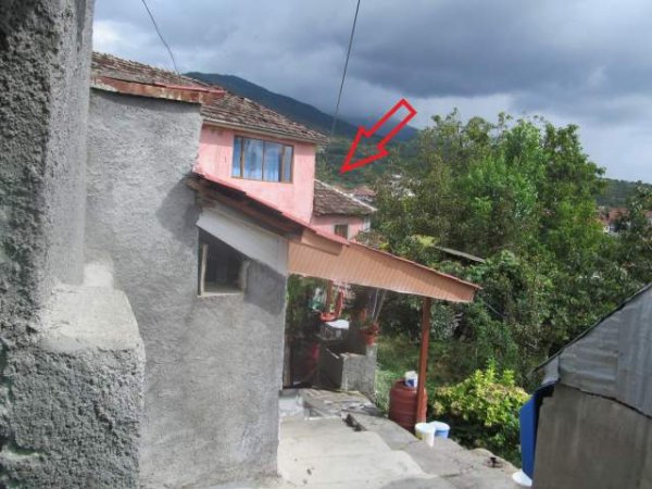 shitet Tokë dhe Ndërtese 138 m² , 2.240.000 Leke (Lagja Tregu, Peshkopi)