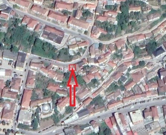 shitet Tokë dhe Ndërtese 138 m² , 2.240.000 Leke (Lagja Tregu, Peshkopi)