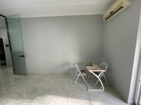 Tirane, jepet me qera ambjent biznesi Kati 3, 68 m² 550 Euro (Komuna e Parisit)