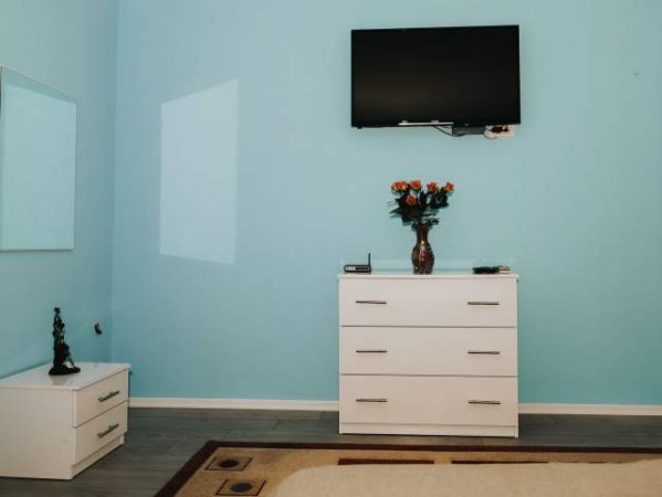Tirane, jepet me qera apartament 1+1+BLK Kati 6, 70 m² 450 Euro (Rruga Nikolla Lena)