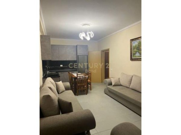Tirane, jepet me qera apartament 1+1 Kati 5, 60 m² 350 Euro (Spitali QSUT)