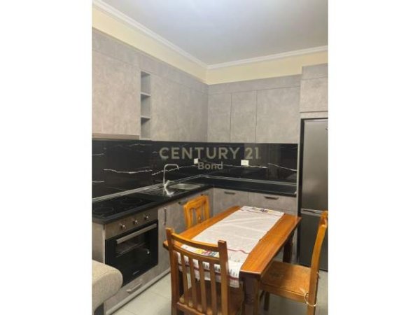 Tirane, jepet me qera apartament 1+1 Kati 5, 60 m² 350 Euro (Spitali QSUT)